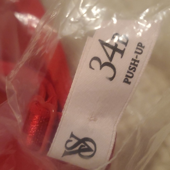 ❤️Victoria's Secret Push-Ap Bra - Picture 4 of 5